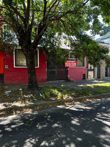 Venta. Lanus Oeste. Casa. Gran Posibilidad De Proyectos.