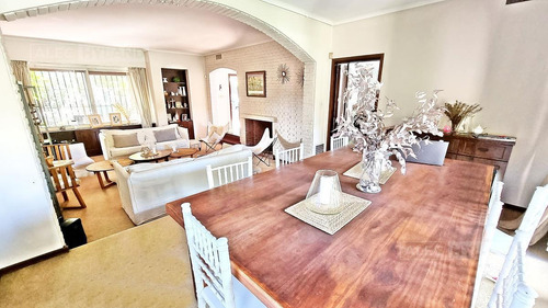 Imagen 7 de 26 de Casa Chalet De 2 Plantas Con Pileta En Venta En San Isidro, Santa Rita