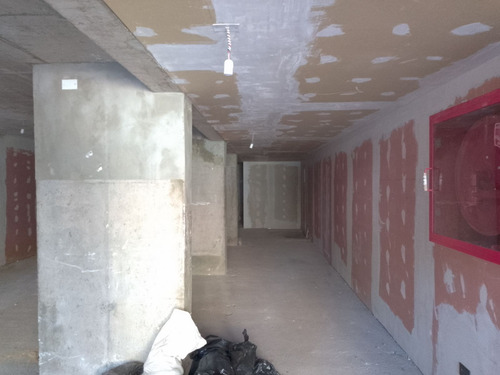 ¡local N°2 En Duble Almeyda A Pasos De Metro Ñuñoa!