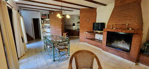 Chalet Tradicional 5 Amb En Costa Del Este