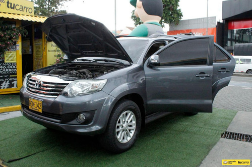 Imagen 9 de 25 de Toyota Fortuner Sr5