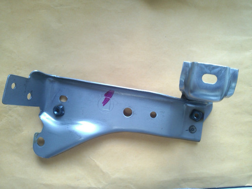 Base Izq Guardafango Mazda Bt50