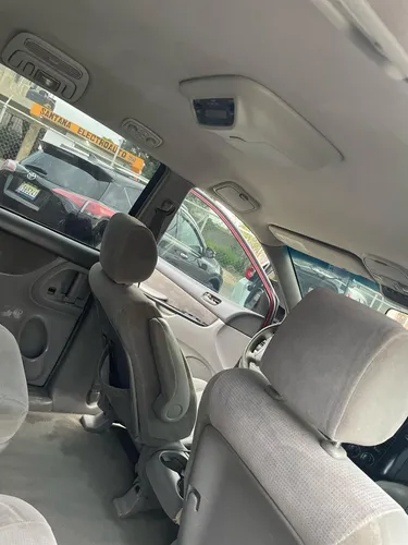Toyota Sienna Le 2004