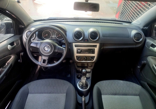Imagen 10 de 15 de Volkswagen Voyage 2014 1.6 Comfortline 101cv