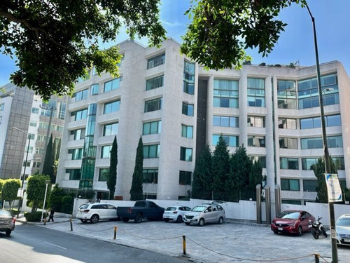 Departamento Sobre Paseo De Los Laureles