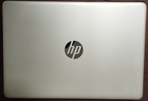 Laptop Hp Ryzen 3, 256 Gb Ssd, Batería Al 100 % Color Plata. (Usado)