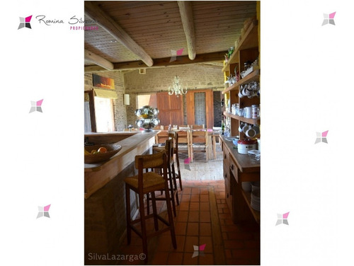 Casa En Punta Ballena, 5 Dormitorios *- Ref: 7977