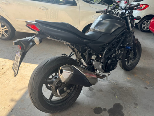 Suzuki Sh650a 2019 Com 25.000 Km Preta