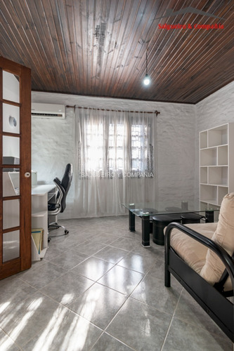 Imagen 10 de 17 de Casa En Padrón Único, Con 4 Dormitorios, 2 Baños Completos Y Azotea Exclusiva! ¡reservada!