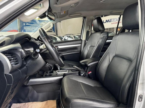 Toyota Hilux 2.8 D-4D TURBO DIESEL CD SRX 4X4 AUTOMÁTICO
