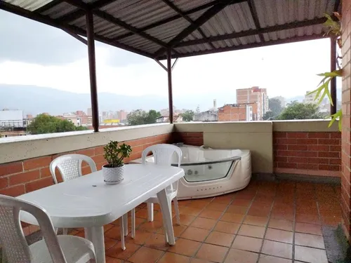 Apartamento En Venta En Laureles. Cod V16201