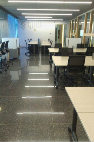 Imagen 1 de 5 de Renta Oficinas Amuebladas .