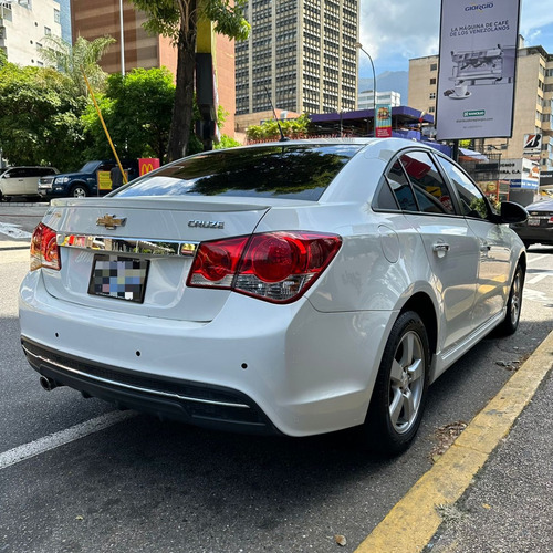 Imagen 2 de 10 de Chevrolet Cruze 2015