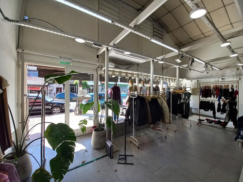 Local En Principal Arteria Comercial De Rafael Calzada!