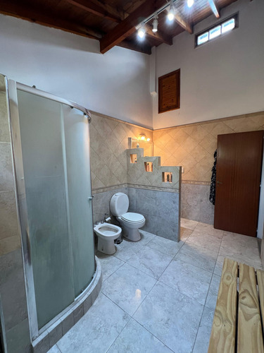 Casa 6 Amb. C/quincho, Parrilla, Pileta - B. Vista