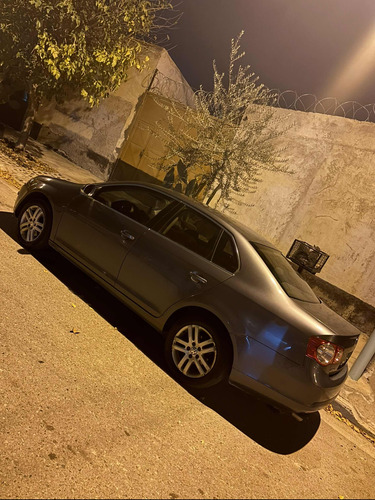 Volkswagen Vento 2.5 Advance 170cv