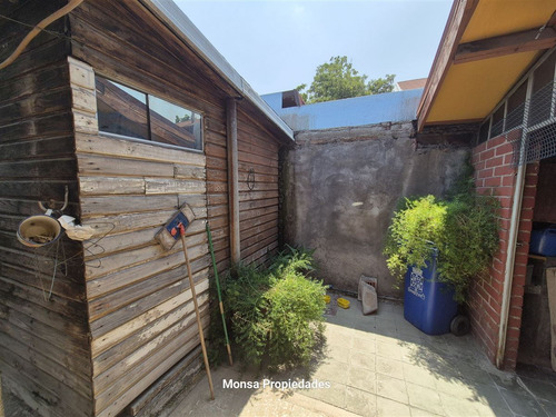 Casa En Venta De 3 Dorm. 1 Baño Con Amplio Patio En Macul