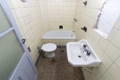 Venta Ph 5 Amb. En Flores A Pocos Mts De Rivadavia