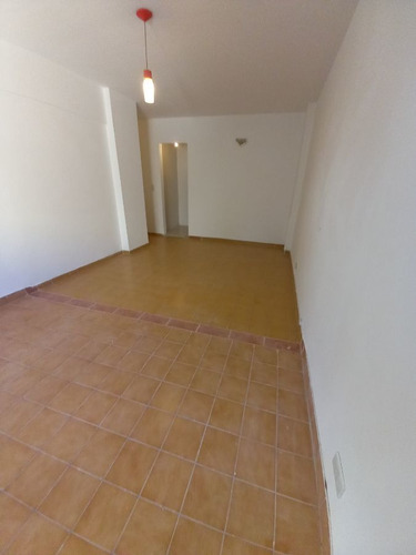 Imagen 8 de 11 de Departamento En Venta En Abasto