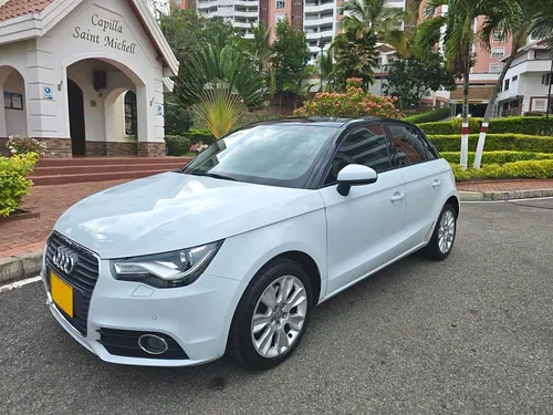 Audi A1 1.4 Tfsi Ambition Plus 5 Puertas