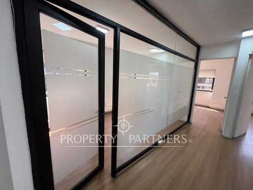 Estupenda Oficina En El Golf. Venta. 200 M2