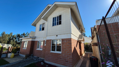 Casa De 2 Pisos En Barrio Portal De Curauma 3d/3b/2e 147/205