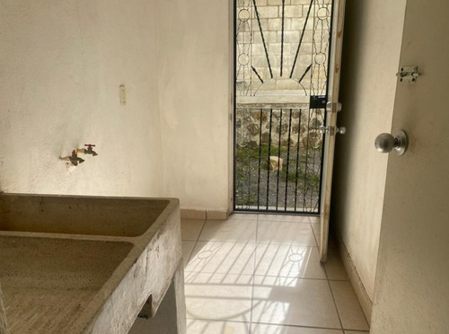 Casa En Venta En Tecolutla, Paseo De Santiago, Tonala, Jal. Mg*