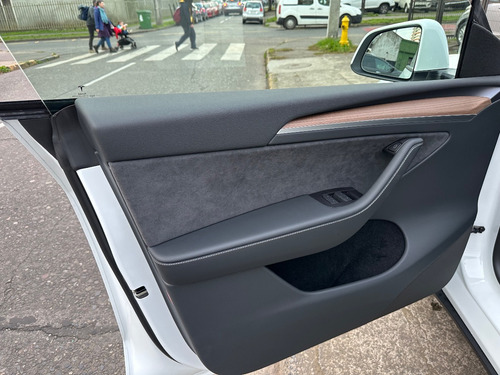Tesla Model Y Performance Aleman