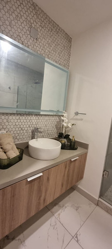 Casa En Venta, Ubicada En Colonial, Tijuana