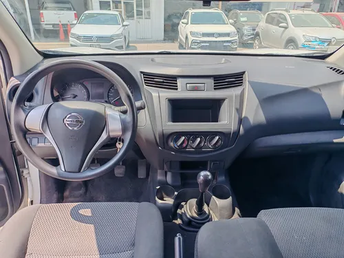 Nissan Np300 Doble Cabina A/a