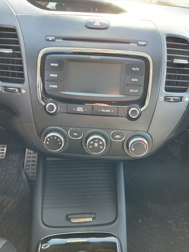 Imagen 10 de 13 de Kia Cerato Ex 1.6 2019