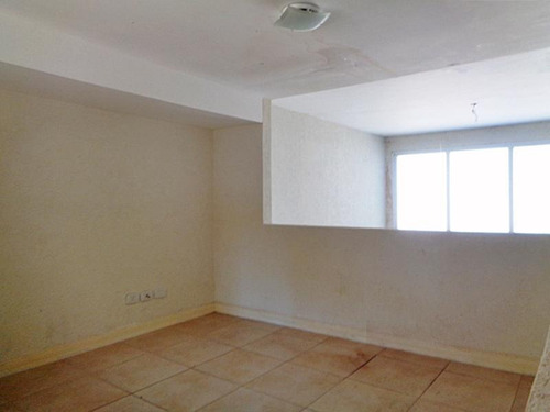 Imagen 6 de 18 de Venta Con Renta Departamento 2 Ambientes En Pilar