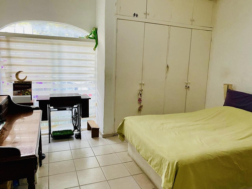 Casa De Un Nivel Con 3 Recámaras, Alberca Y Y Bungalow En Teopanzolco