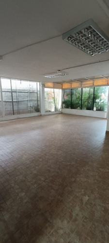 Casa Comercial En Alquiler En Lechería. Negociable