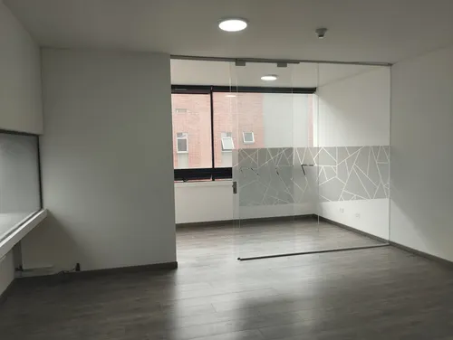 Oficina En Arriendo En Chiconavarra. Cod A1614526