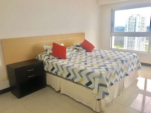 Apartamento 3 Dormitorios En Playa Brava, Punta Del Este.