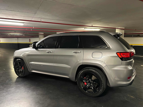 Imagen 2 de 10 de Jeep Grand Cherokee 2015 6.4 Srt Atx 465hp At