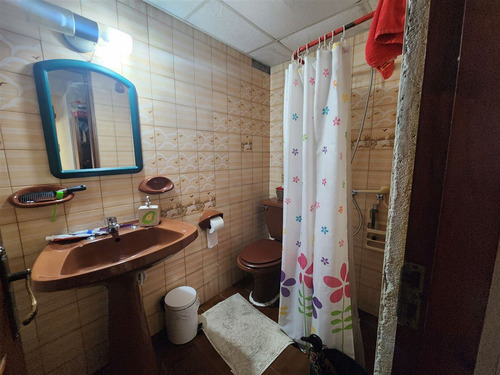 Casa En Venta De 9 Dorm. En Concepción