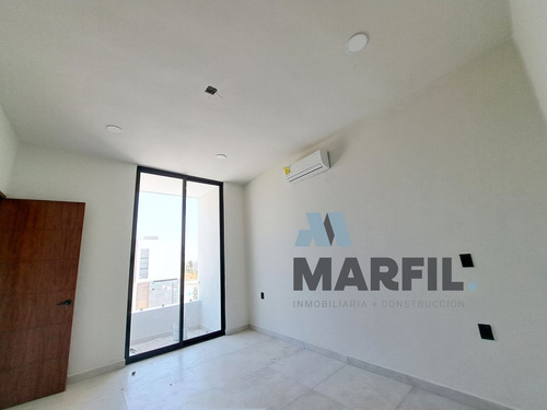 Venta De Residencia De 3 Recámaras, Al Norte De V. De A. Colima