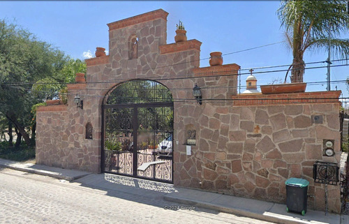 Preciosa Casa En Venta En El Sauz, Tequisquiapan, Qro. Sup. 857.65 M2