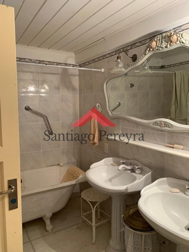 Importante Residencia Frente Al Mar En Venta.- Ref: 6476