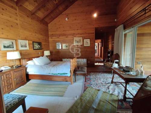 Casa En Parcela En Las Quemas.