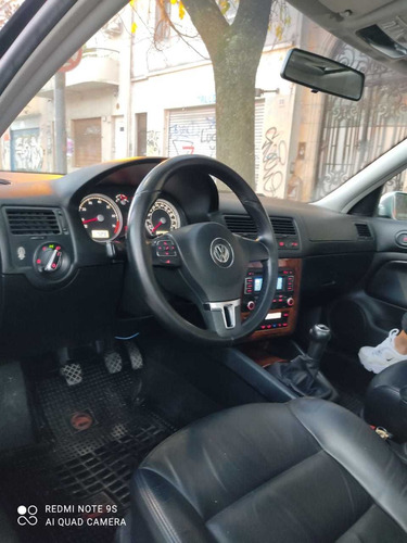 Volkswagen Bora 1.8 Highline T 180cv Cuero 2014