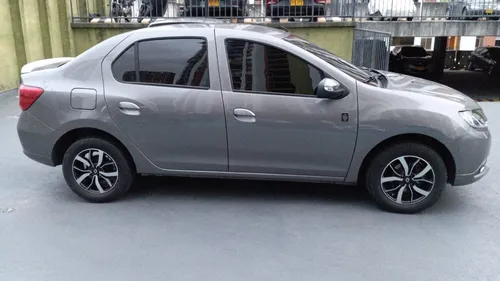 Renault Logan 1.6 Privilege / Intens