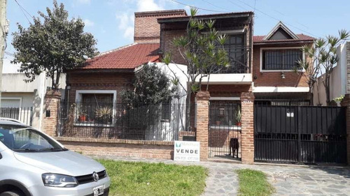 Casa  En Venta Ubicado En Ezpeleta, Quilmes, G.b.a. Zona Sur