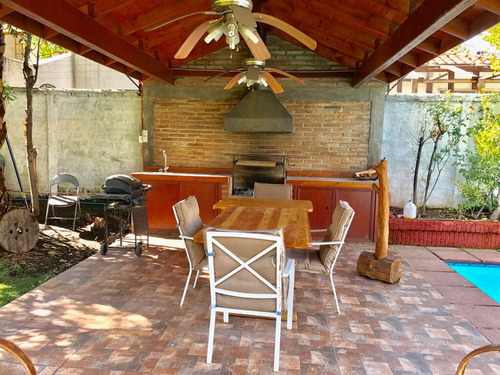 Casa Chilena En Manquehue Oriente