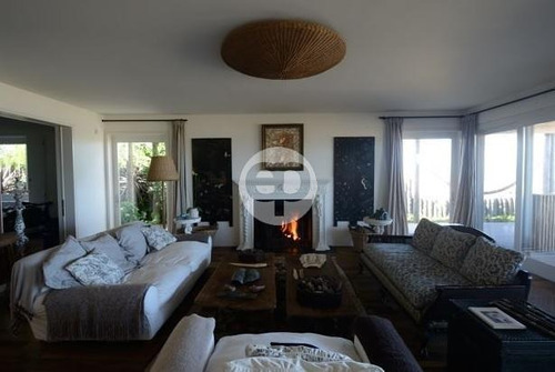 Imagen 4 de 9 de Casa Sobre La Playa En Punta Piedras