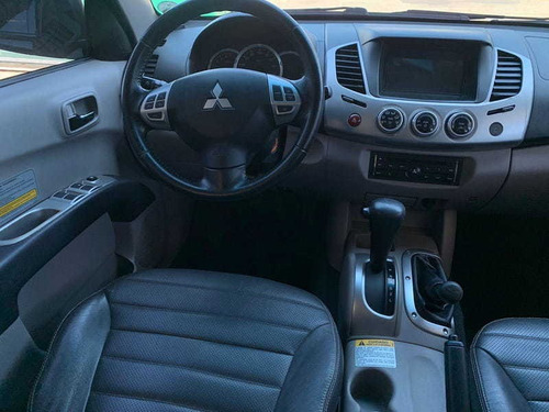 Imagem 11 de 15 de Mitsubishi L200 Triton Hpe 3.5 Cd V6 24v Flex Aut