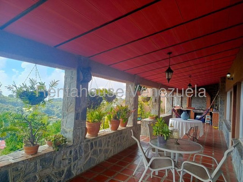 Casa Duplex En Venta Remodelada Con Espacio De Jardín Semi Amoblada Los Castores San Antonio De Los Altos Negociable