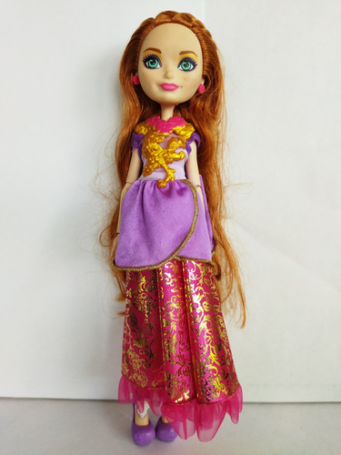 Ever After High  Holly O'hair Vestido Morado Largo Sin Mano 